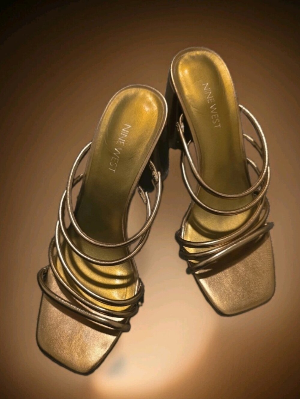 Pre-loved Nine West Gold Strappy Sandals Open Toe,3.5 in Block Heels Sz 8.5m.